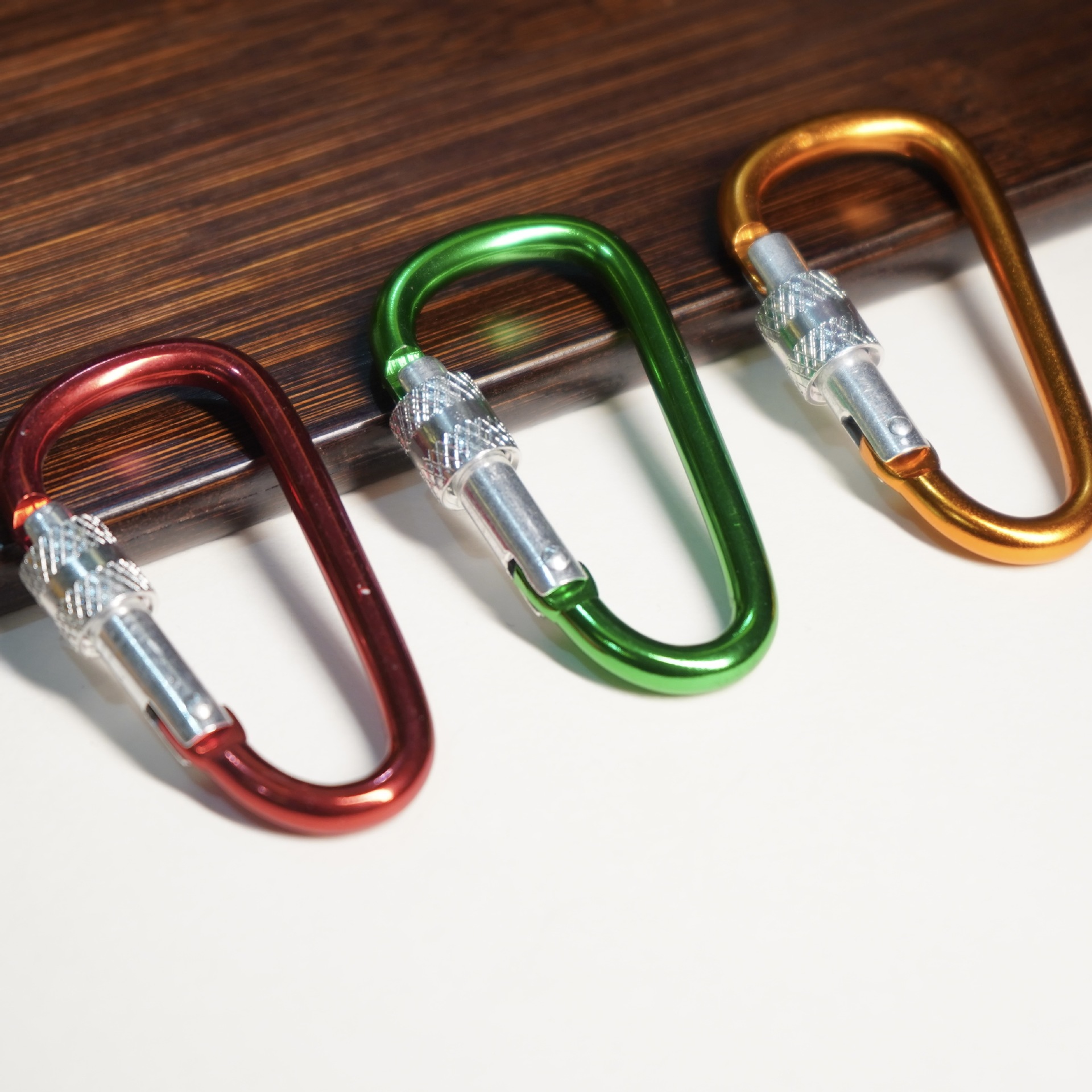 Aluminum D-Carabiner with Lock for Backpack Accessories - Secure Mounting Hardware for Outdoor Activities
