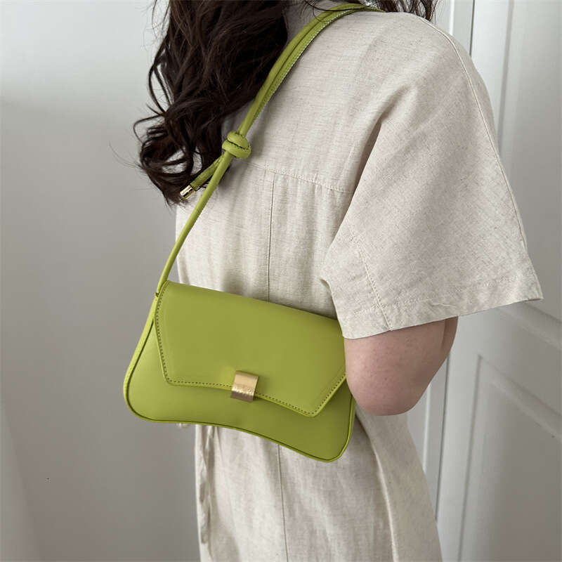 Casual small square trendy for women's autumn 2023 new item niche simple shoulder fashionable armpit bag
