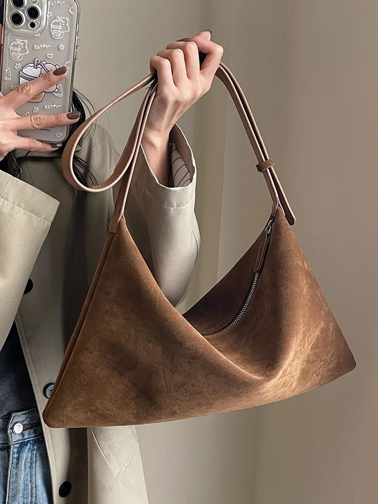 Womens Retro Suede Handbag Autumn/Winter Large Capacity Shoulder Cross Body Bag Fashion Trend Underwear Bag 241011