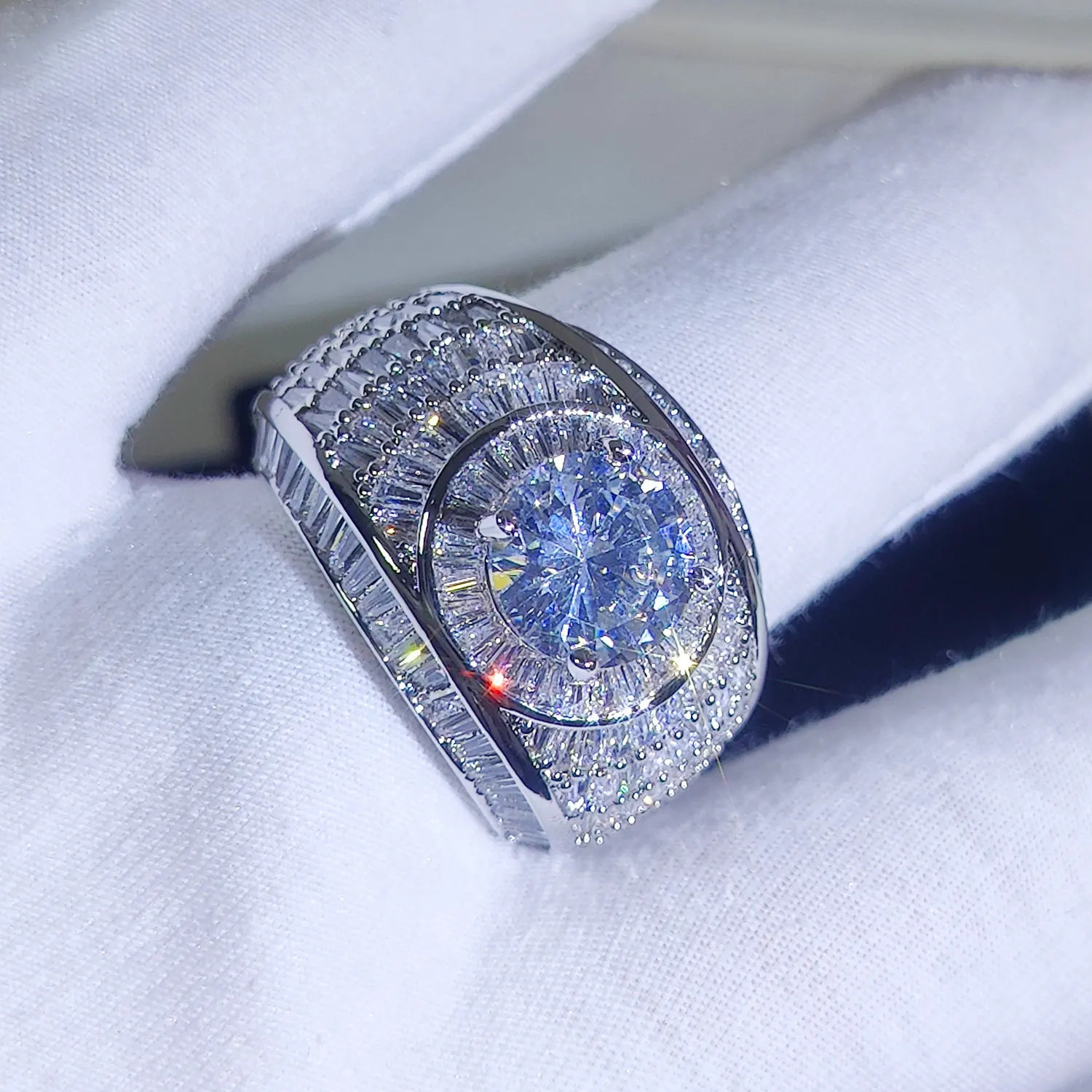 Silver18k Gold Plated Cluster Hip Hop Iced Out Lab Simulated Big Diamond Micro Pave CZ Pinky Ring Jewelry for Men Women 241016