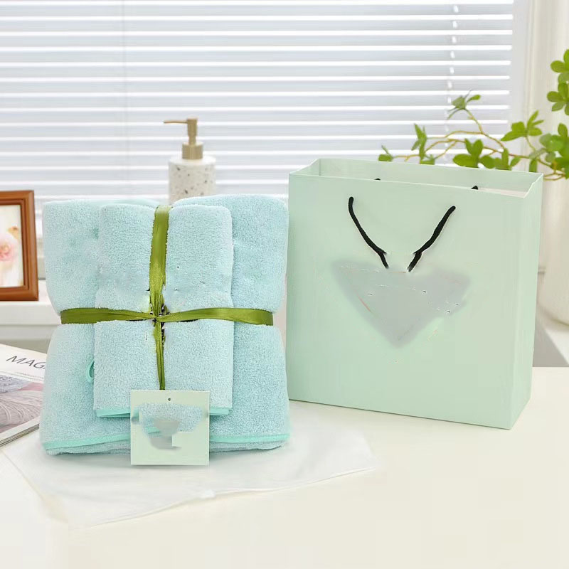Designer Bath Towel Set Multicolor Monogrammed Logo Embroidered Bath Towel Set Gift Set