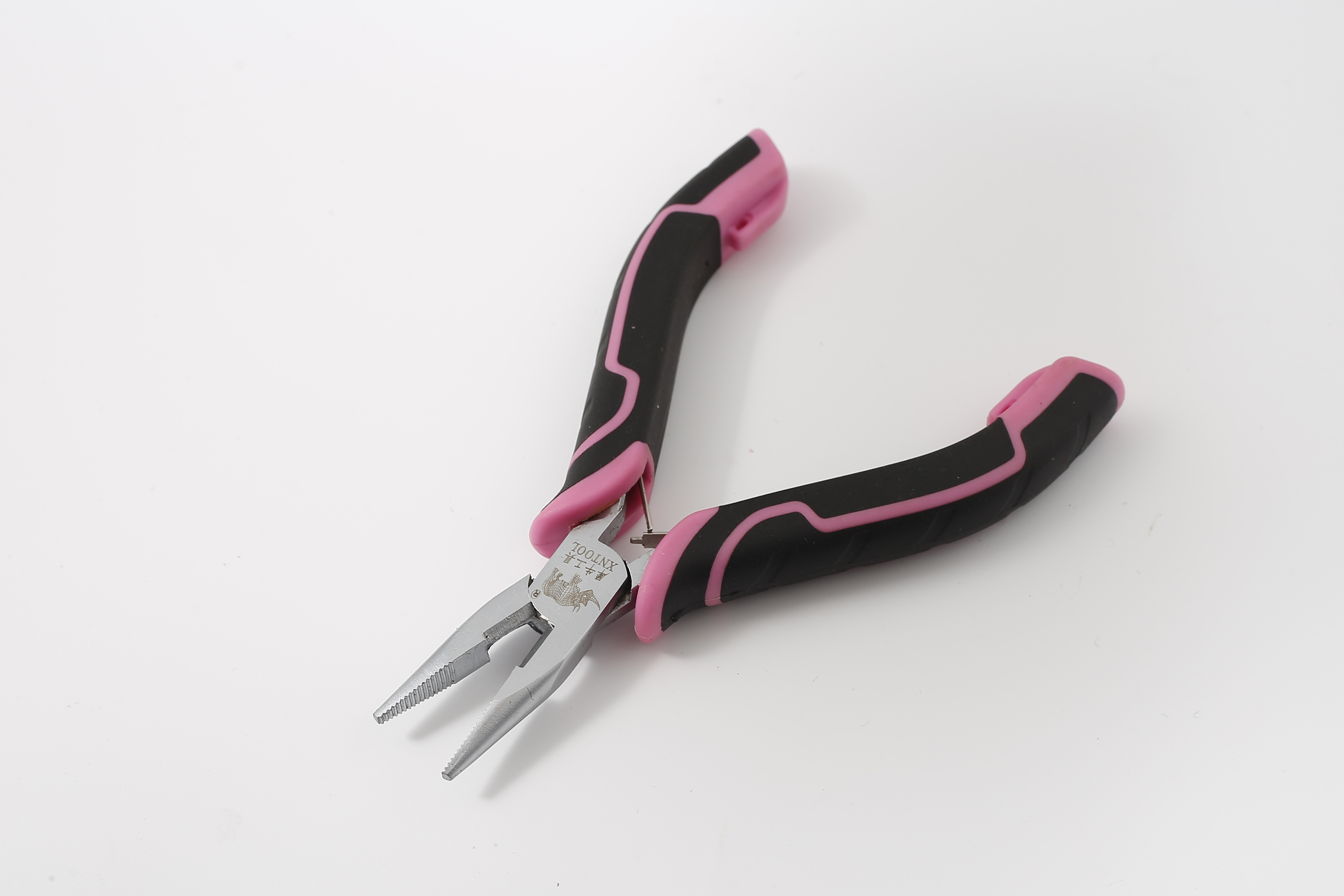 4.5-inch mini pliers with pearl nickel treatment on the surface