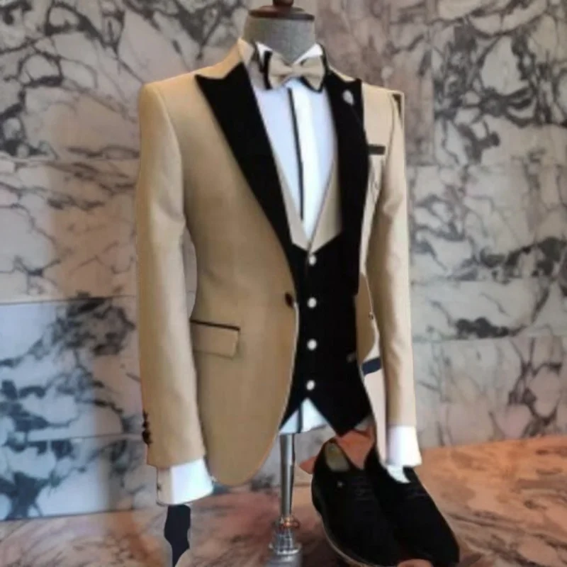 Slim Fit Italian Suit Set for Men 3 Piece Custom Jacket with Vest and Pants Peak Lapel Blazer Groom Tuxedo Wedding Party Attire