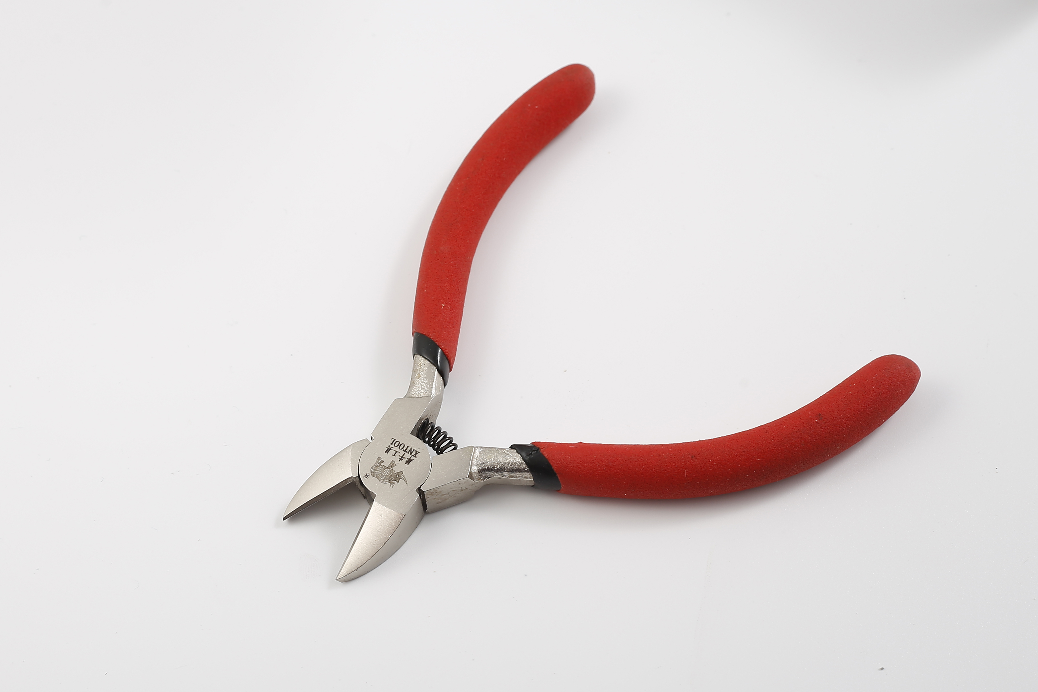 Japanese style pliers with plastic handle durable