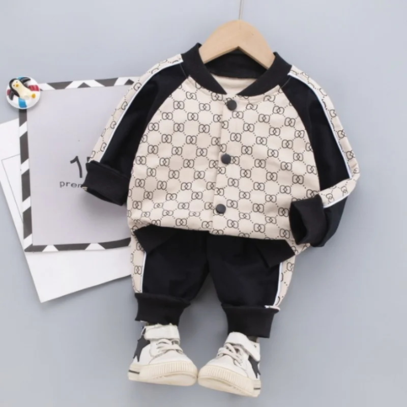 Baby boy clothing set Spring and Autumn childrens fashionable cotton jacket pants 2-piece baby sports suit set 2Y 241008