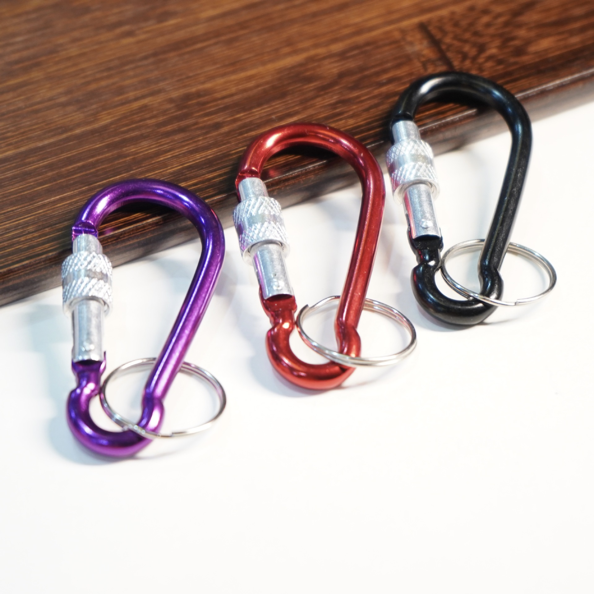 Lockable Latch Hanger with D-Ring for Trail Accessories and Bags