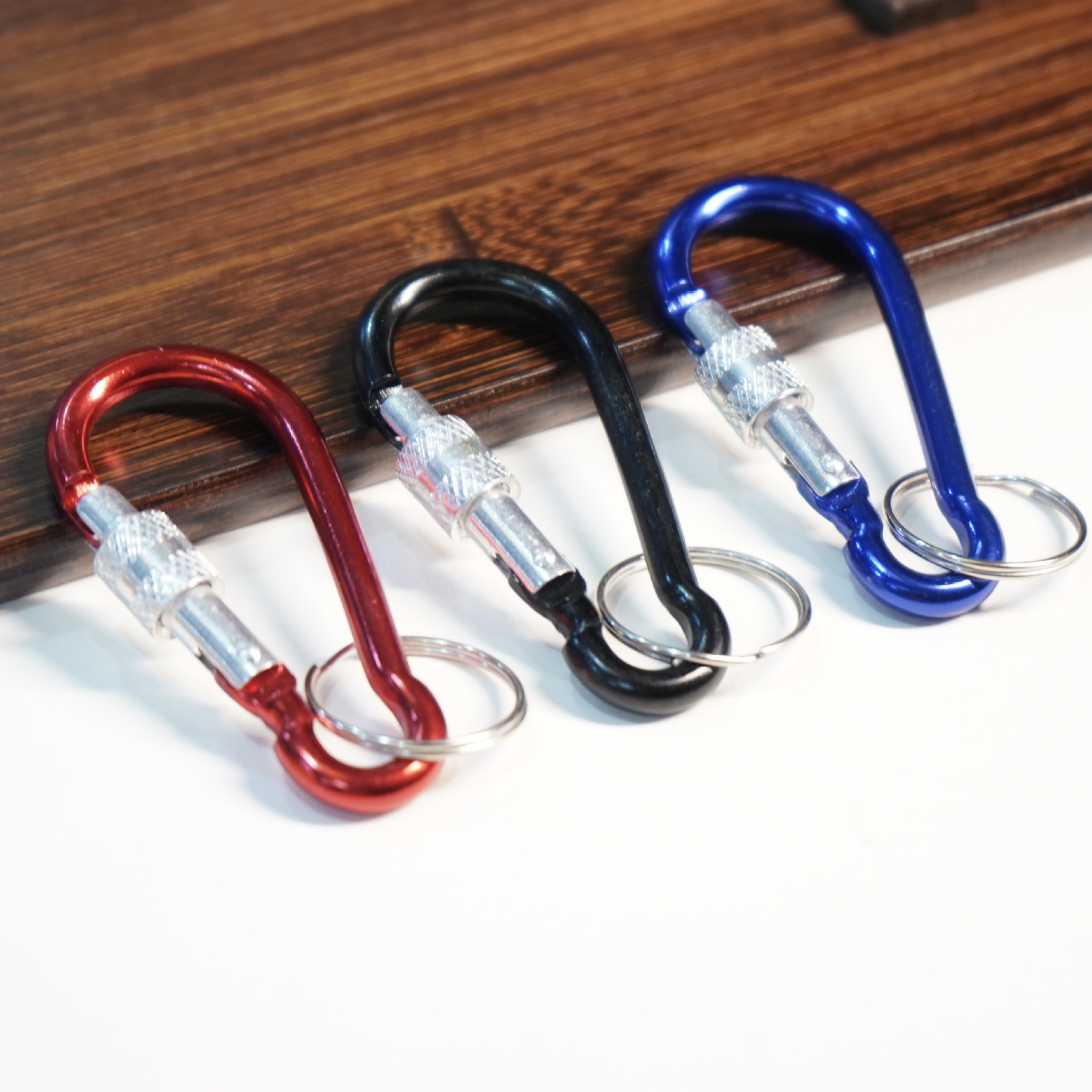 Lockable Latch Hanger with D-Ring for Trail Accessories and Bags