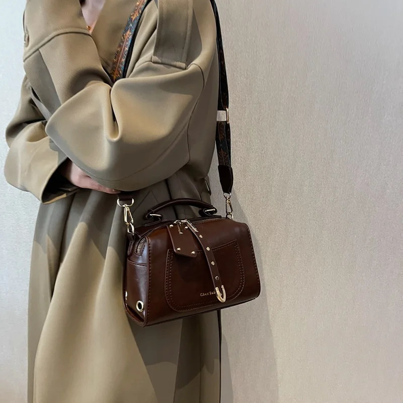 Fashion Womens Crossbody Bags PU Leather Vintage Soft Small Square Packs Autumn Zipper Ladies Commute Handbags 241009