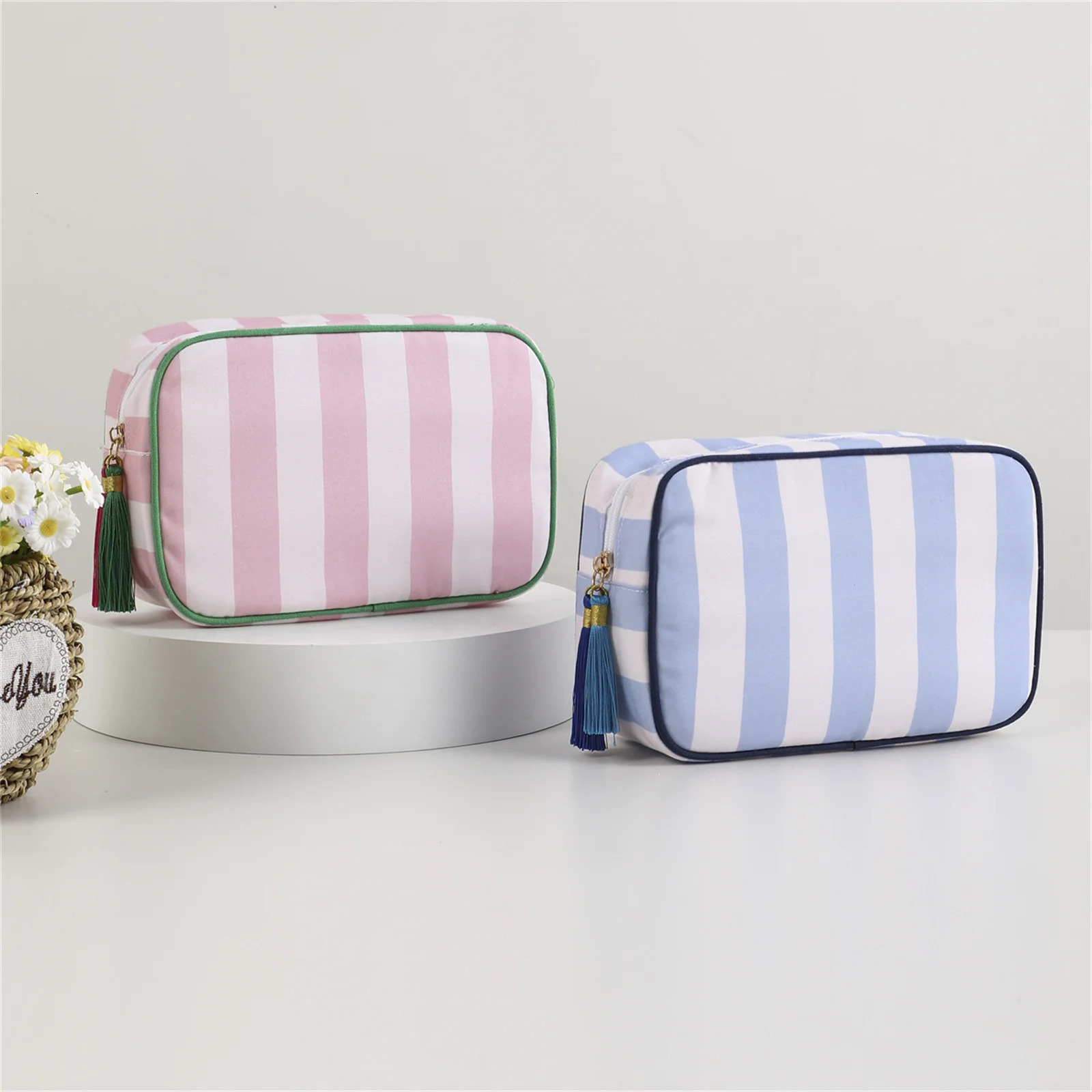 2025 NEW Striped Portable Cosmetic For Women Tassel Zipper Makeup Bag Large Capacity Storage Pouch Bags 241016 zhanyishengli