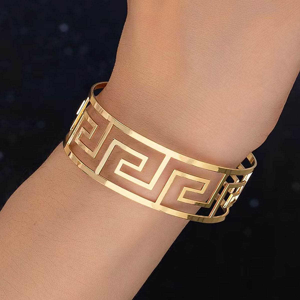Chic Round Metal Bangles - Versatile Gender-Neutral Urban Style Wide Wristbands