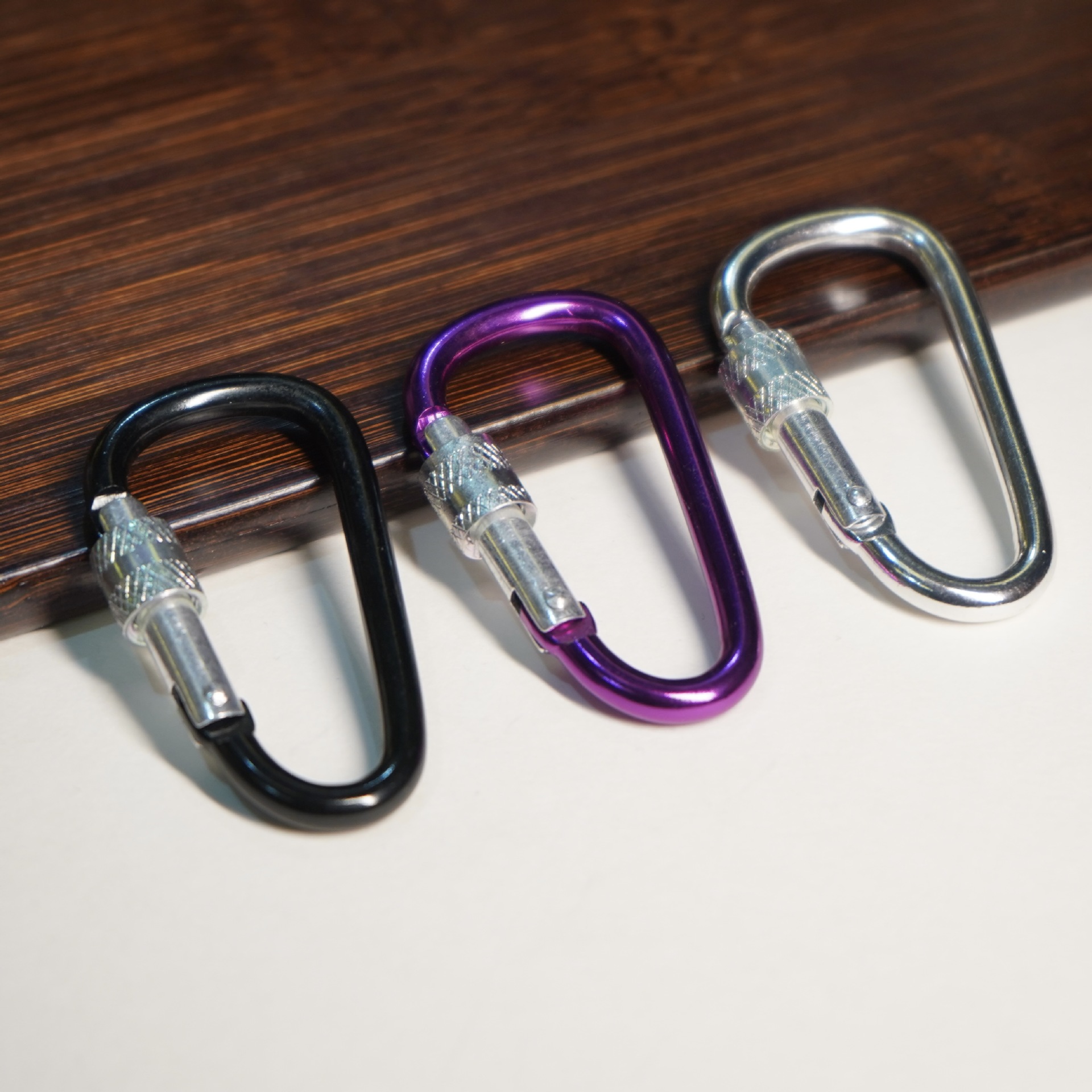 Aluminum D-Carabiner with Lock for Backpack Accessories - Secure Mounting Hardware for Outdoor Activities