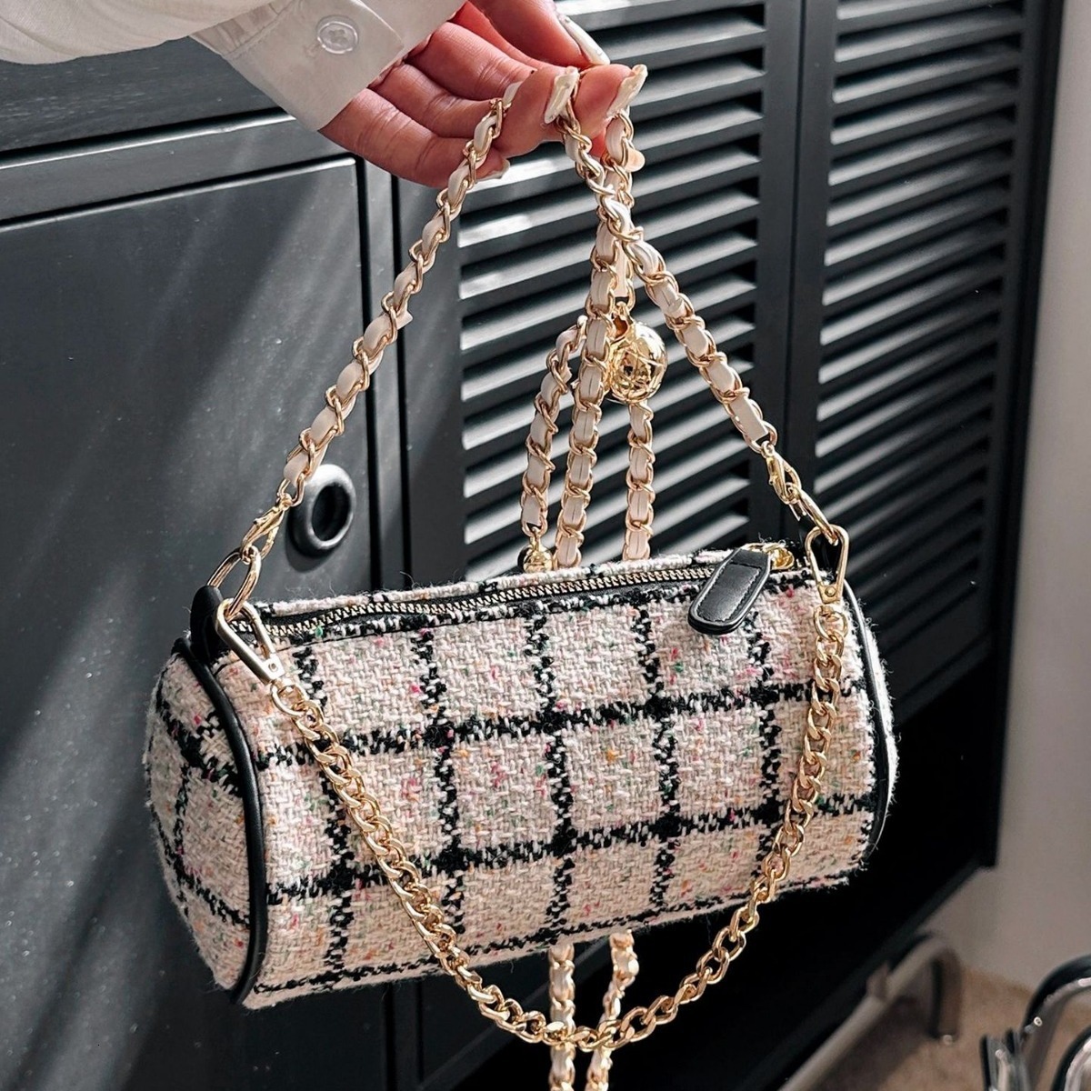 new trendy diamond grid chain casual and single shoulder crossbody bag, versatile cylindrical bag