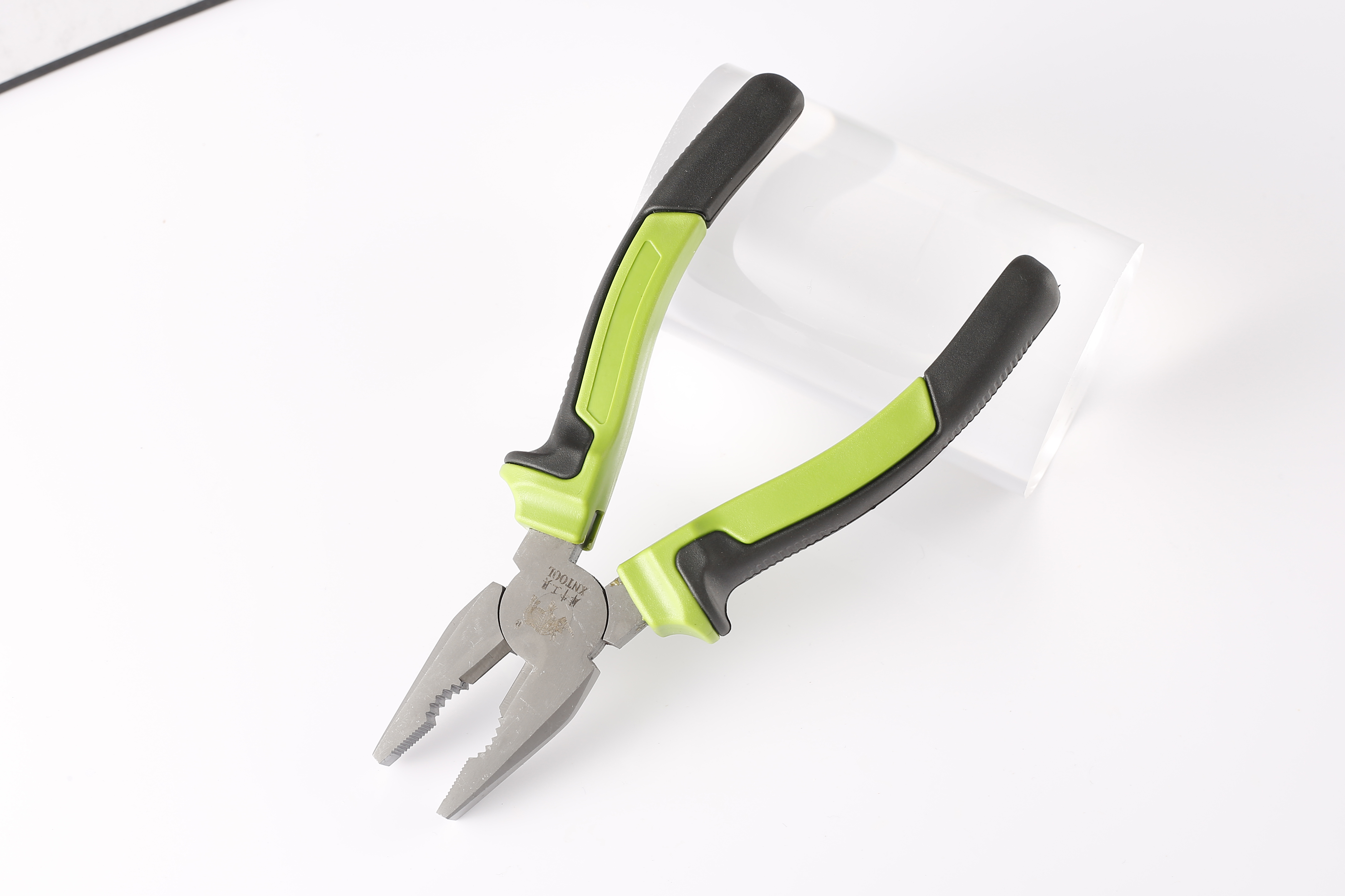 European pliers Green and black handle surface sandblasting treatment