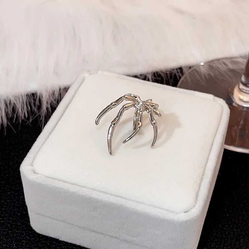 Personalized design spider ear cuffs without perforations earrings 2023 fashion cool punk gothic unique metal ear clip W241017