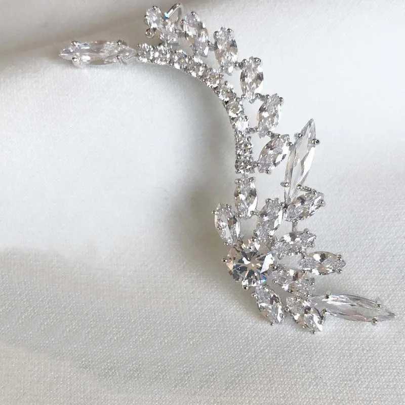 Fashionable shiny zircon ear clip for women Exaggerated crystal leaf perforated ear sleeves for brides weddings Y2k jewelry party gifts 2023 W241017