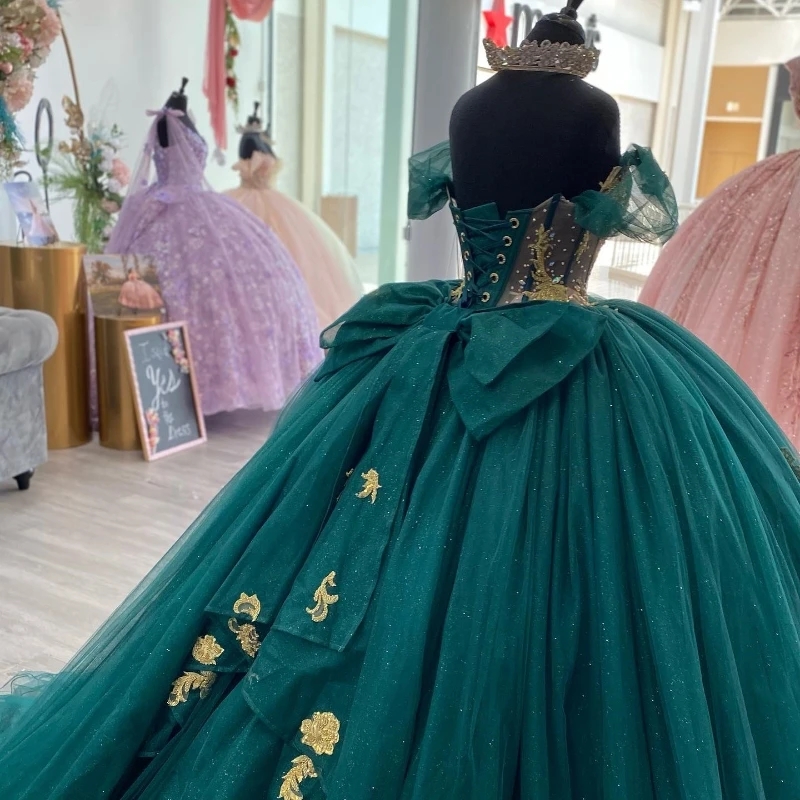 Emerald Green Sweetheart Off the Shoulder Quinceanera Dresses Gold Appliques Lace Beads Crystal Tull Sweet 16 Party Gowns Vestido De 15 Anos