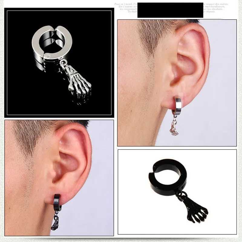 Gothic punk titanium steel cross earrings clip fashionable hip-hop cool black fake perforated cross pendant earrings mens jewelry gift W241017