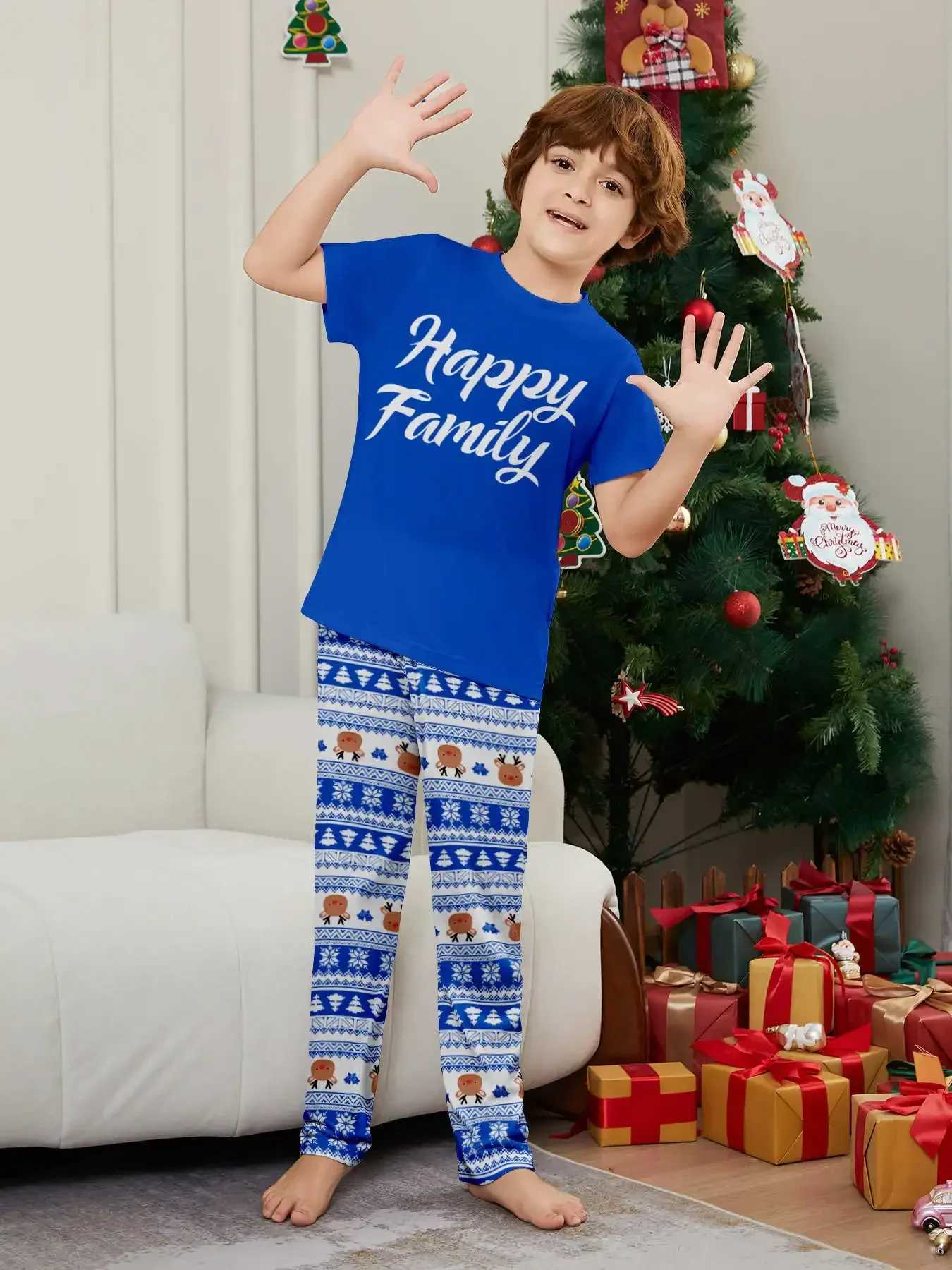 Happy Family Print Mom Daughter Dad Son Matching Clothes Short sleeved Top+Trousers 2-piece Christmas Pajama Set Christmas Appearance W241015
