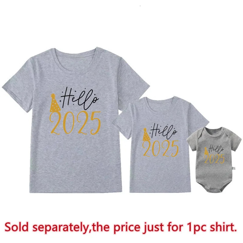 Hello 2025 Family Matching Outfits Cotton Mother Father and Daughter Son Kids Tshirts Baby Romper Look Years Clothes 241017