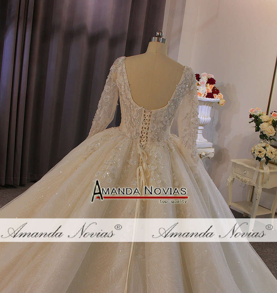 New Design Lace Appliques Ball Gown Wedding Dress With Long Sleeve
