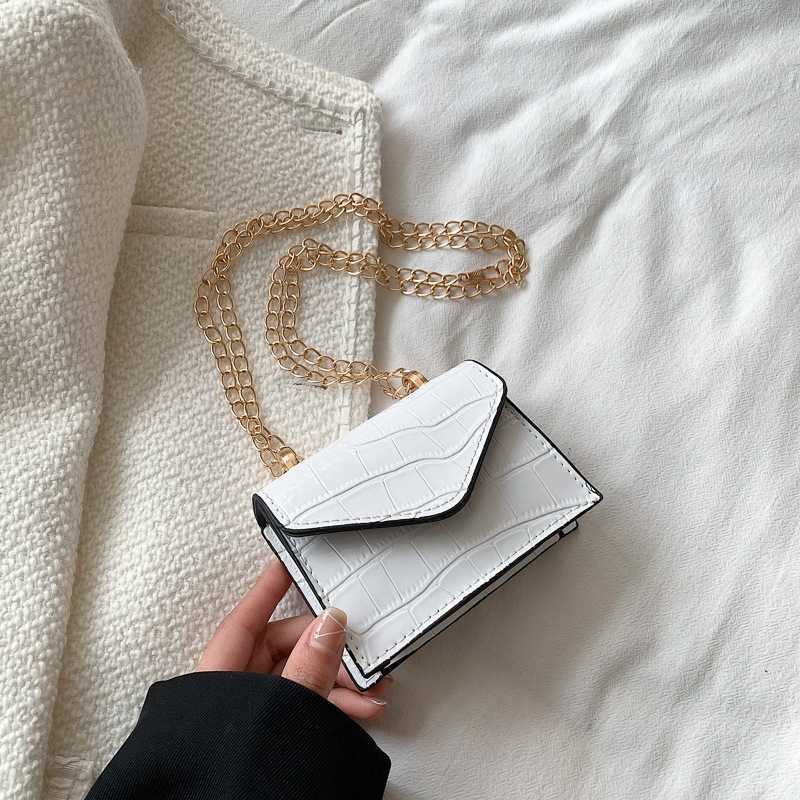 Xiaoxiangfeng diamond grid trapezoidal hand-held diagonal shoulder bag 2022 spring new style chain design sense temperament female Y241017