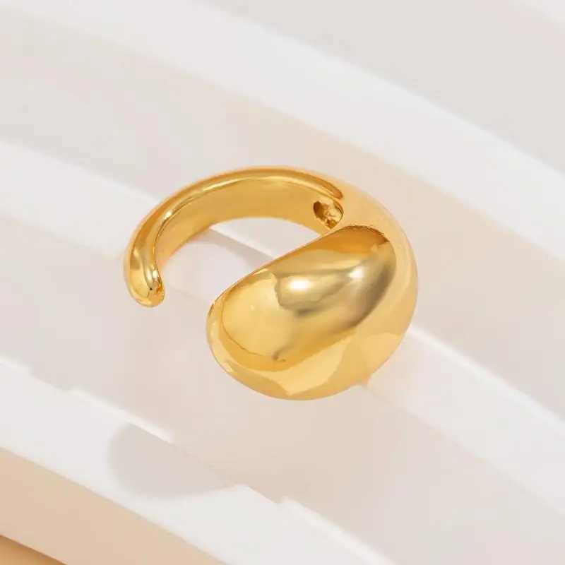 1 gold smooth water droplet clip earrings Gothic C-shaped earrings with thick screw cuffs suitable for womens party jewelry gifts W241017