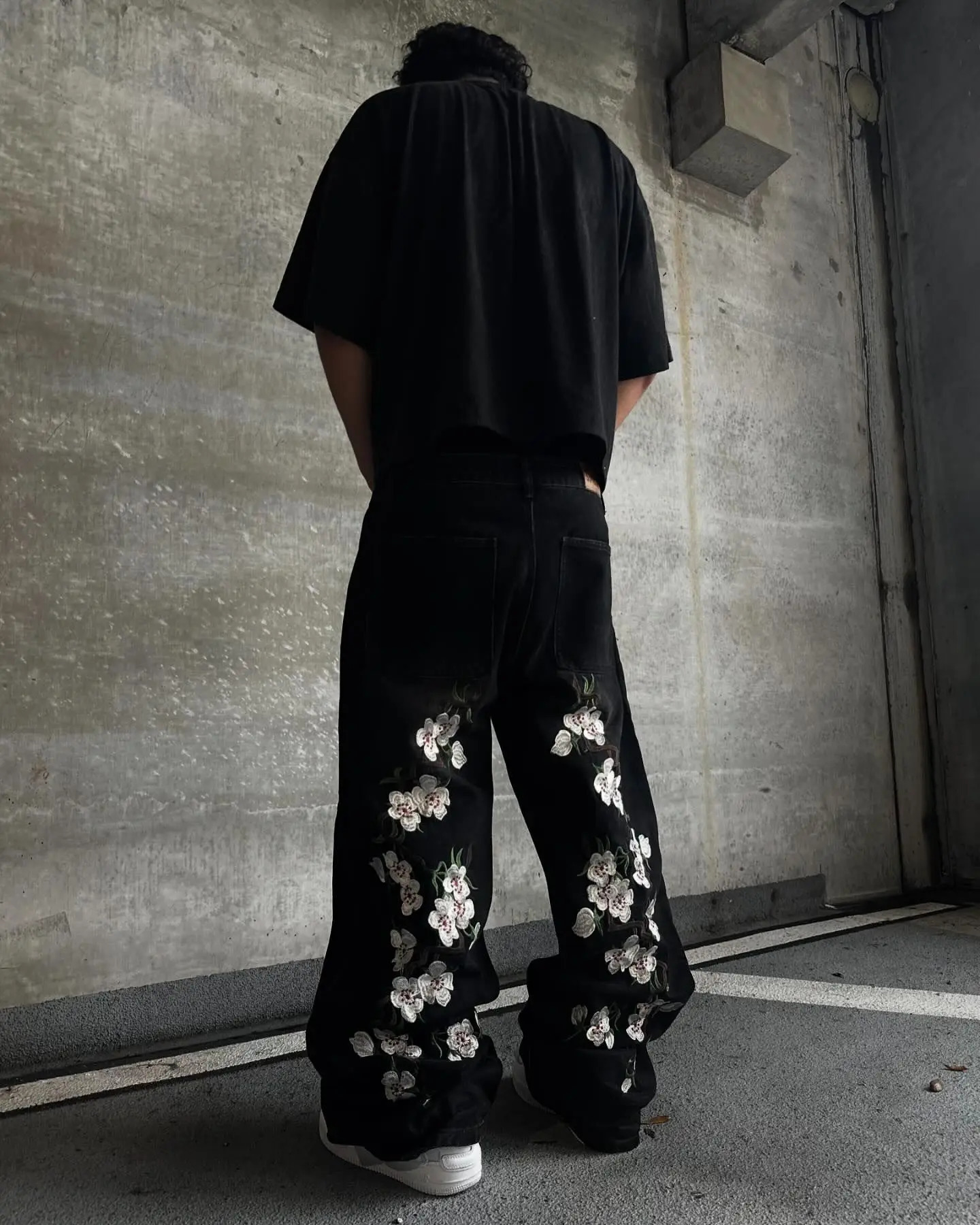 Black Baggy White Cherry Blossoms Print Jeans Y2k Retro Multiple Pockets Straight Wide Leg Denim Pants Men Women Rock Streetwear 241017