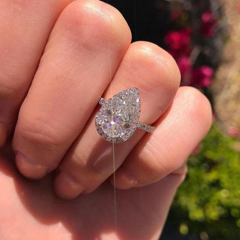 Solitaire Ring Designer Creative Sparkling Drop Shape Zircon Wedding Ring Shining Crystal 18K White Gold Diamond Ring Women's Wedding Jewelry