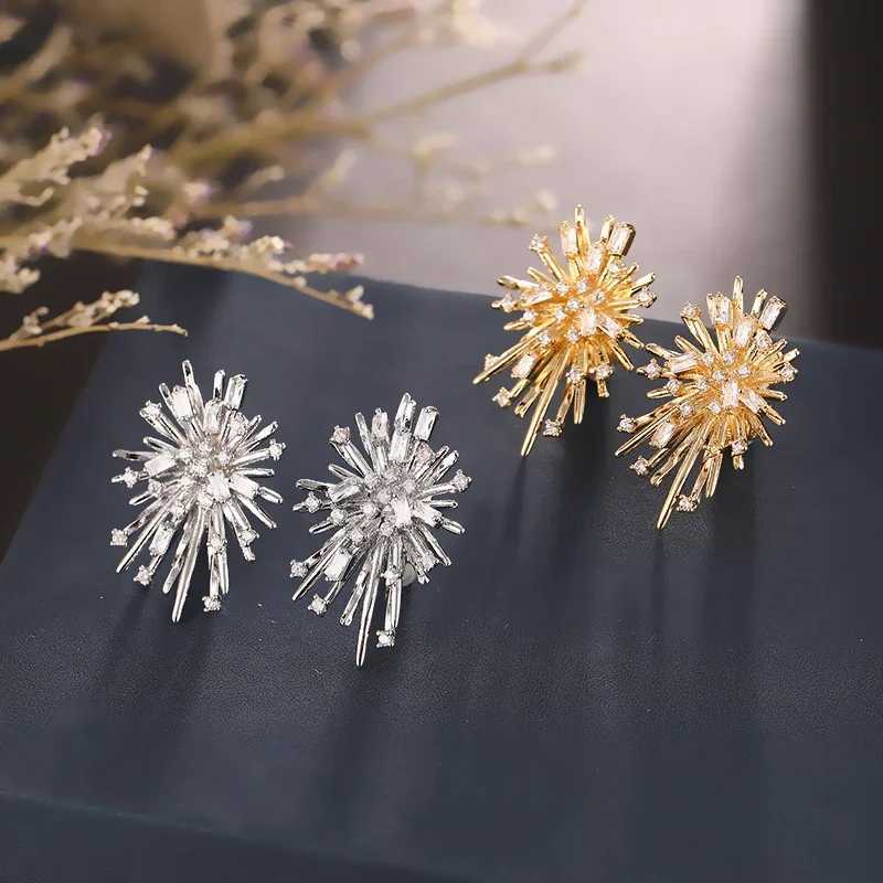 Fashionable Korean personalized fireworks clip earrings non perforated brass inlaid zirconia earrings suitable for womens jewelry W241017