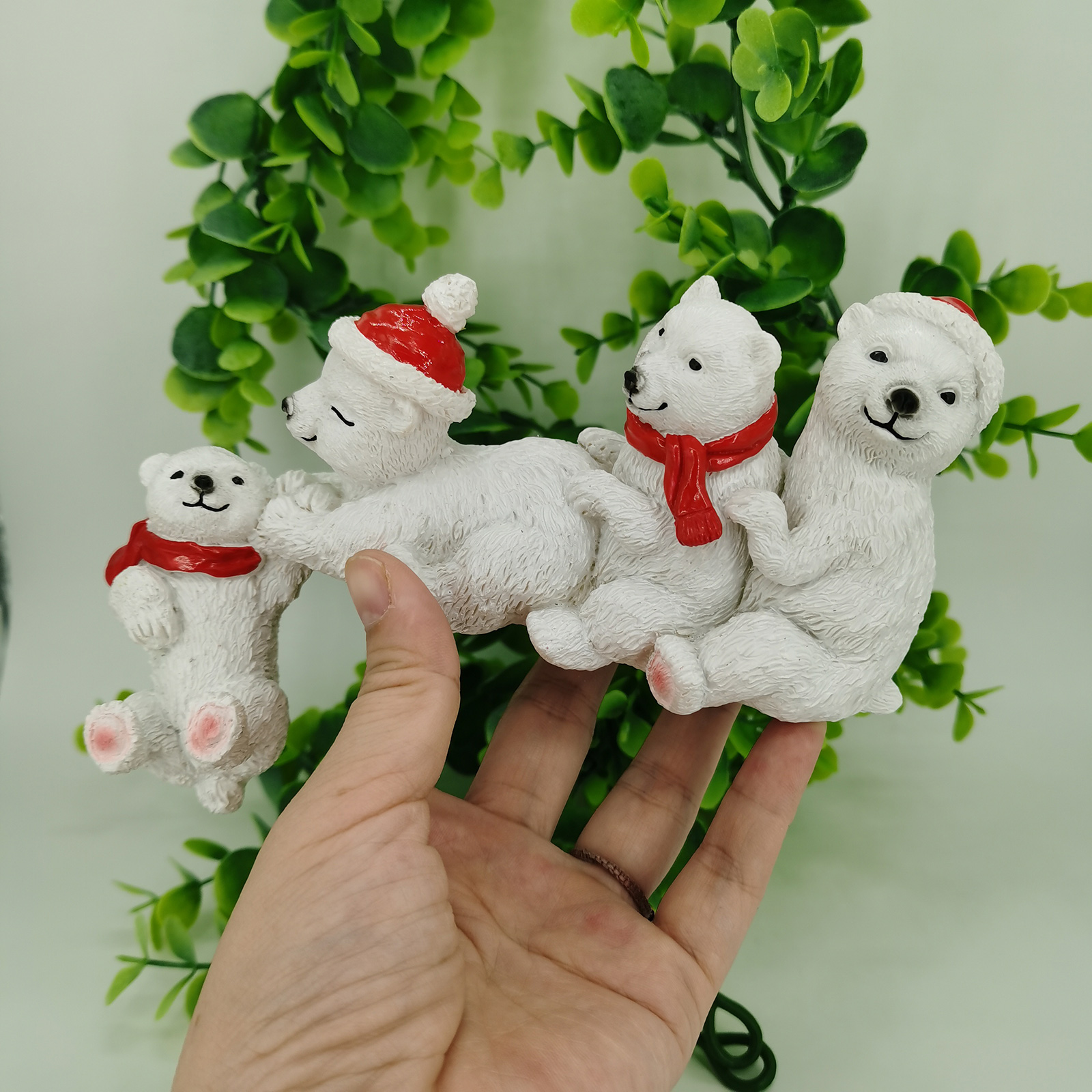 Christmas resin statue help handmade sculpture caretaker white bear shelf decoration holiday desktop decoration
