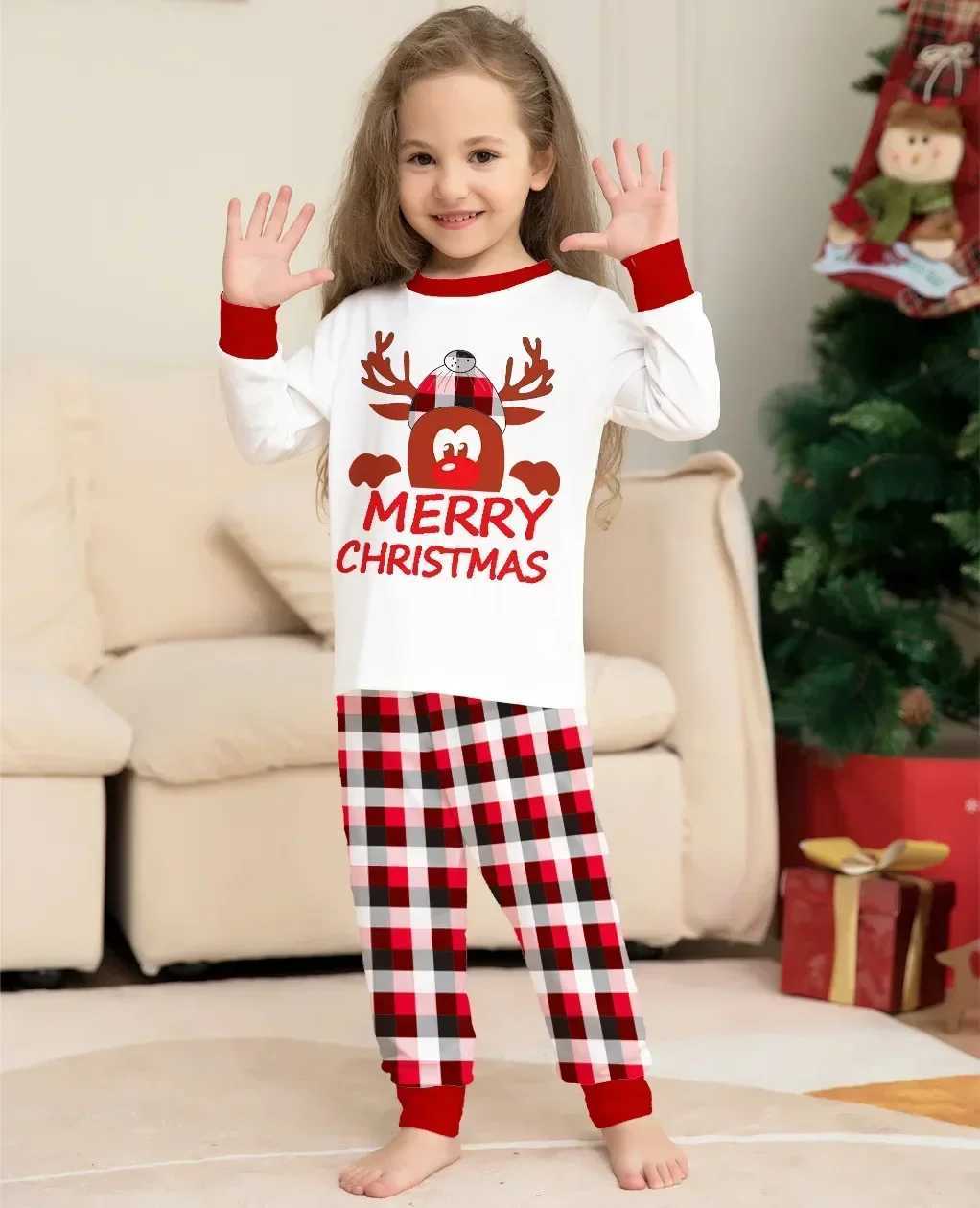 Merry Christmas Printing Matching Family Clothing 2024 Winter Cartoon Cute Plain Sleepwear Set Soft Casual Sleepwear W241015