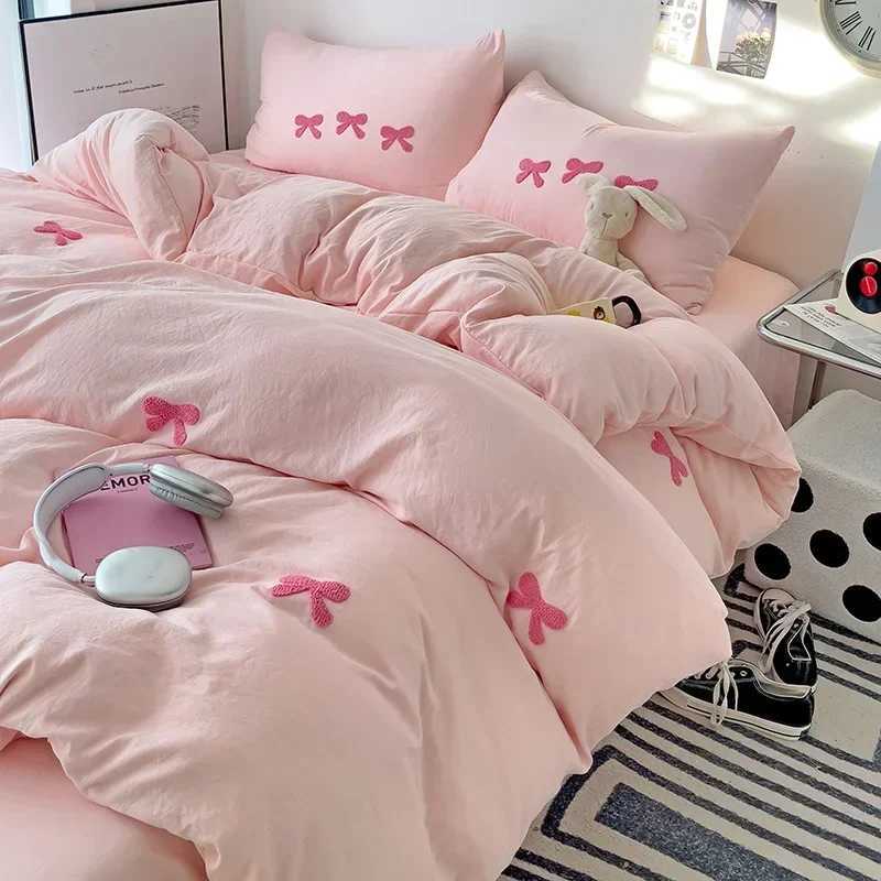 Cute pink Bow Down 3 Piece Set 3D Embroidery Bedding Set Pink bed set Comfortable Queen comforter Set Soft for girls, kids, teens xj241015