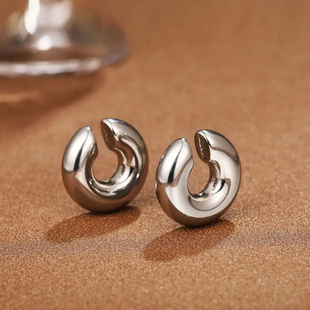 Fashionable stainless steel womens earmuffs non perforated fat round tube earmuffs suitable for hip-hop punk clubs W241017