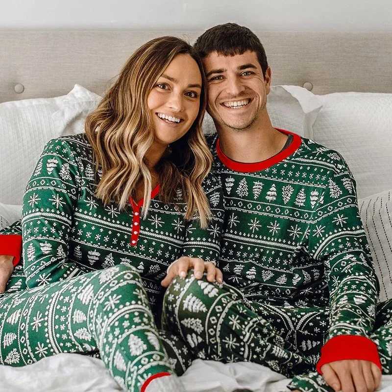 New winter 2024 full set printed pajamas set family baby jumpsuit Christmas matching set 2-piece set pajamas Christmas appearance W241015