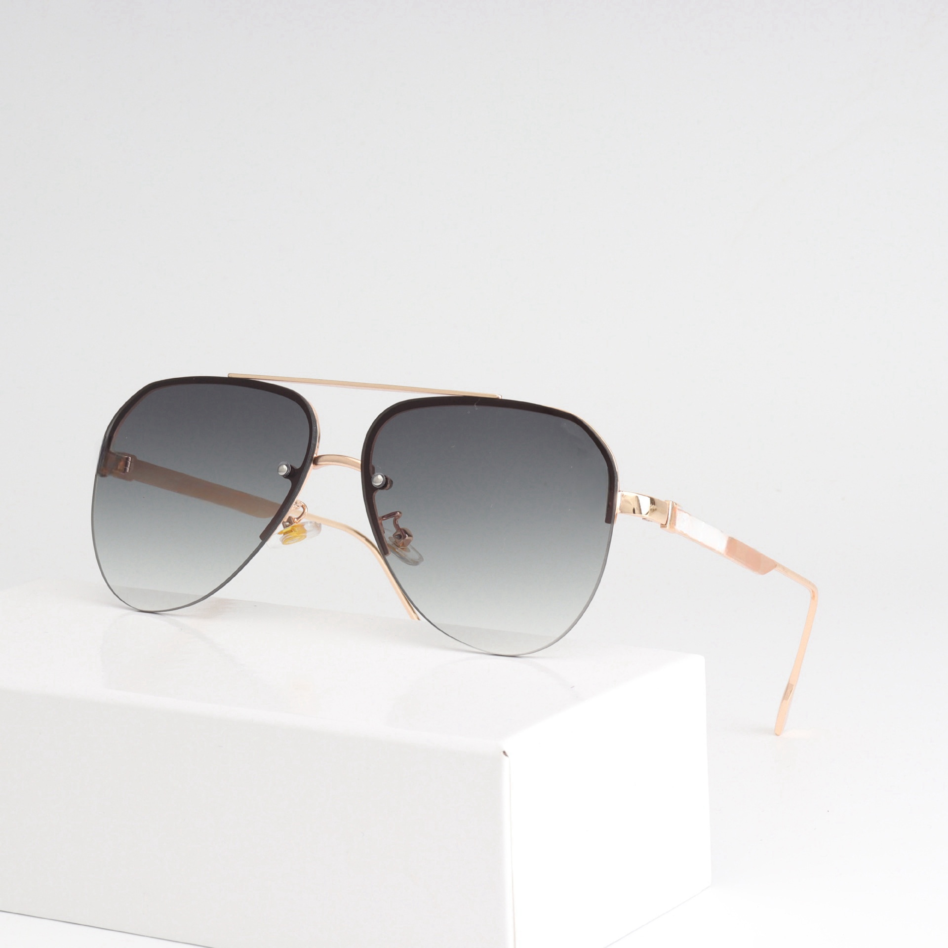 Sunglasses Women Men Protect EyesTidal Current Lens Party Beach Leisure Glasses Trendy matching Daily Outfit