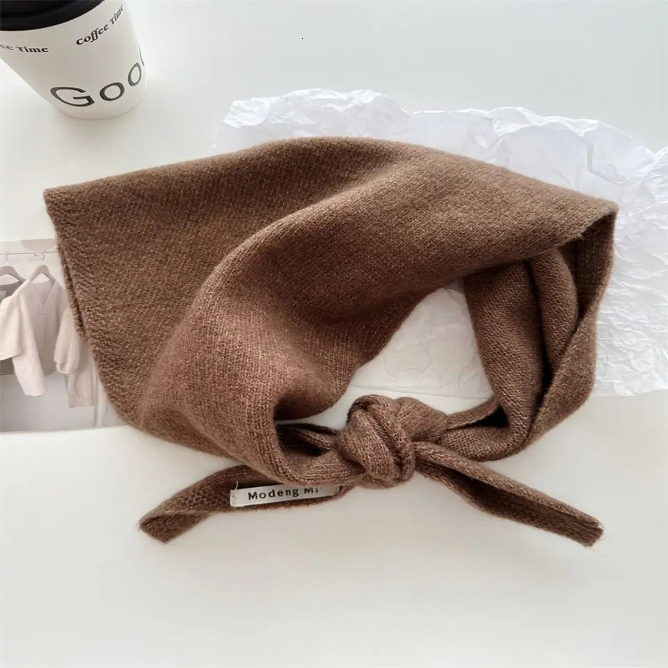 British wool knitted triangle scarf multifunctional warm triangle knitted scarf headscarf winter shawl 241017