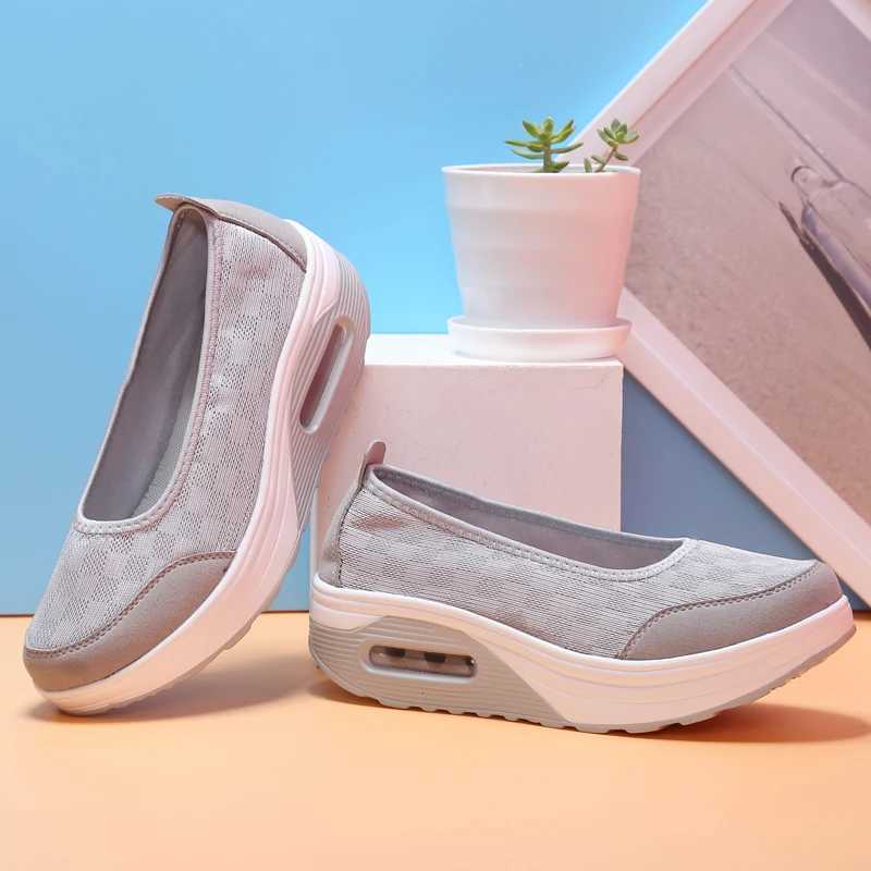 Womens Platform Sports Shoes 2021 New Womens Casual Office Shoes Wedge Swinging Shoes Thick Bottom Large 42 Nurse Work Shoes Y241017