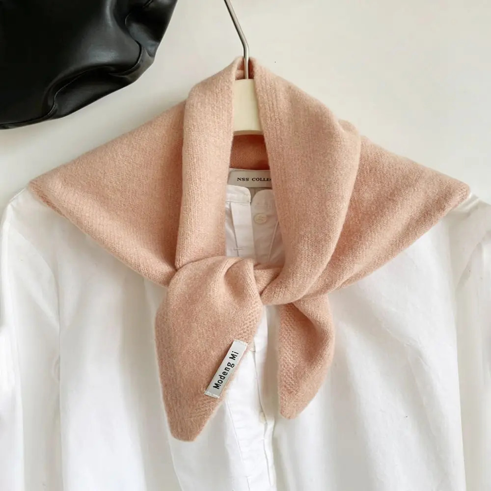 British wool knitted triangle scarf multifunctional warm triangle knitted scarf headscarf winter shawl 241017