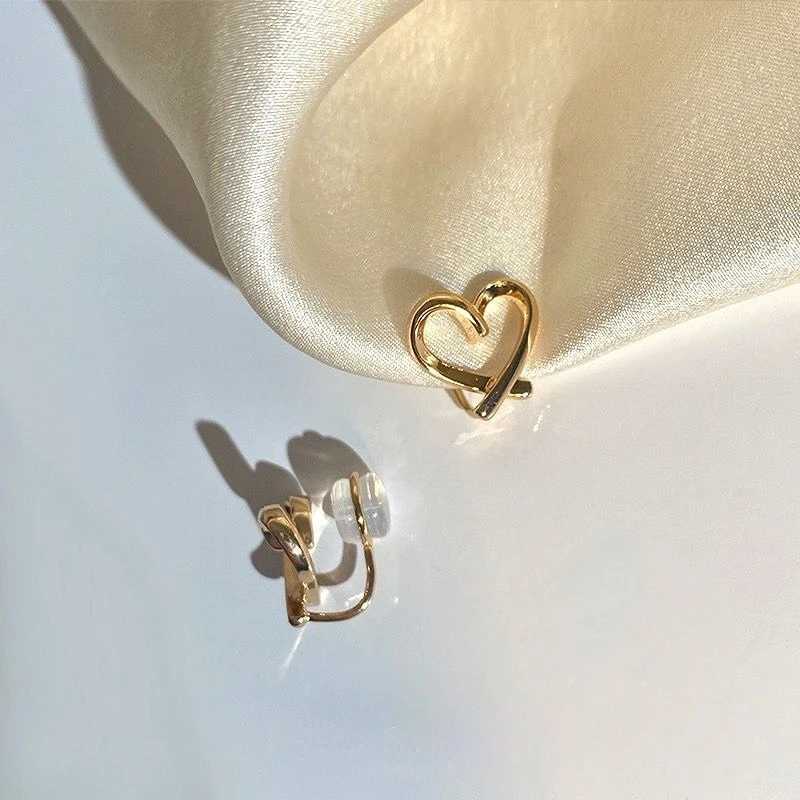Korean fashion irregular heart-shaped ear clip womens silicone earrings without perforations fashion girls banquet jewelry gift wholesale W241017