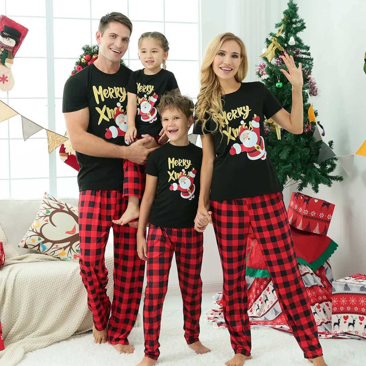 Merry Christmas Printing Mother and Child Matching Set Christmas Pajama Set Short Sleeve Womens Mens Baby Boy and Girl Clothing Family Appearance W241