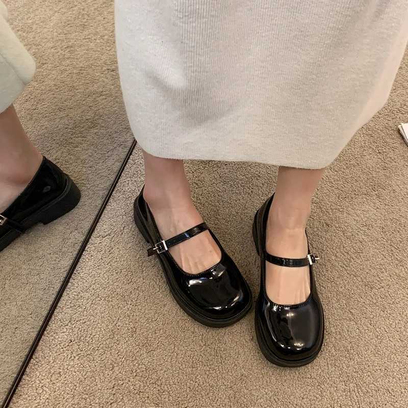 2024 New Womens Mary Jane Shoes Womens Fashion Elegant Shallow Love Button Shoes Womens Outdoor Academy Style Thick High Heels Y241017