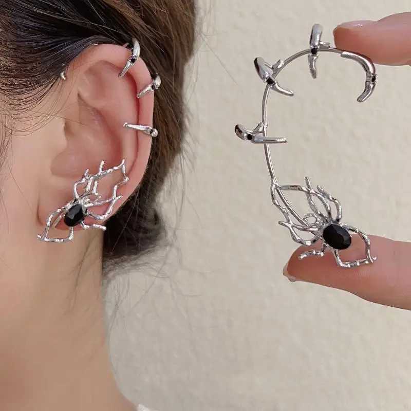 Hip hop punk spider earrings fashionable womens irregular claw earrings unperforated ear cuffs party jewelry Valentines Day gifts W241017
