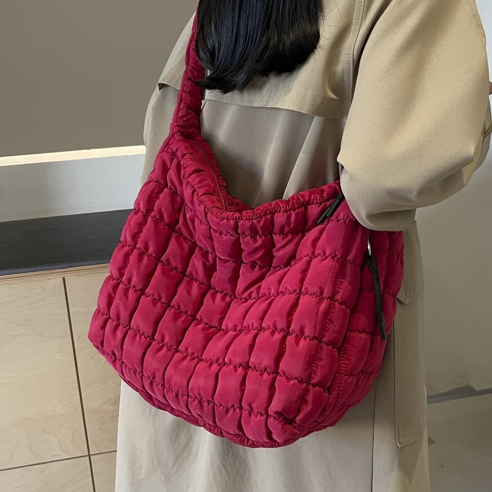new version cloud pleated for women, cute and fashionable, large capacity bubble casual single shoulder crossbody bag