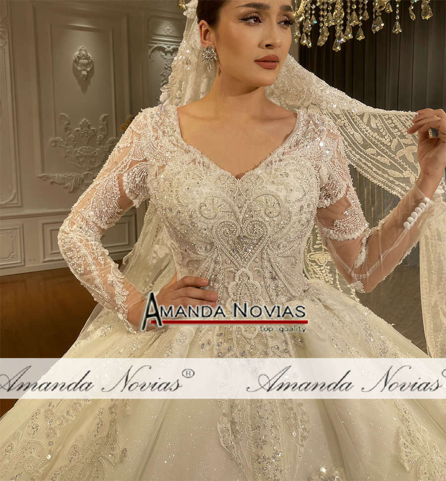 Amanda Novias Lace Wedding Dress Tiered Skirts Ball Gown