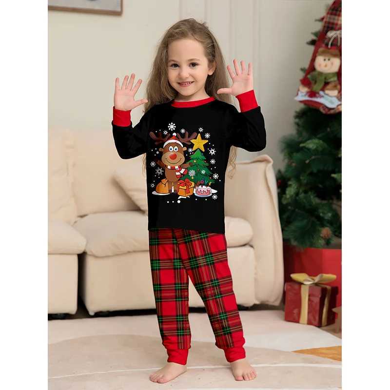 2025 Christmas Pajamas Family Clothing Matching Adult and Children News Christmas Pajama Clothing Set Baby Diapers Casual Pajamas Family Appearance W2