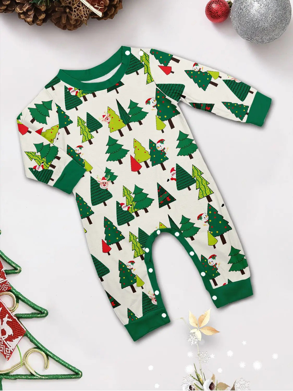Christmas Family Look All Over Santa Tree Print Pajamas Adults Kids Matching Clothing Set Soft Cute Sleepwear Xmas Gift 241017