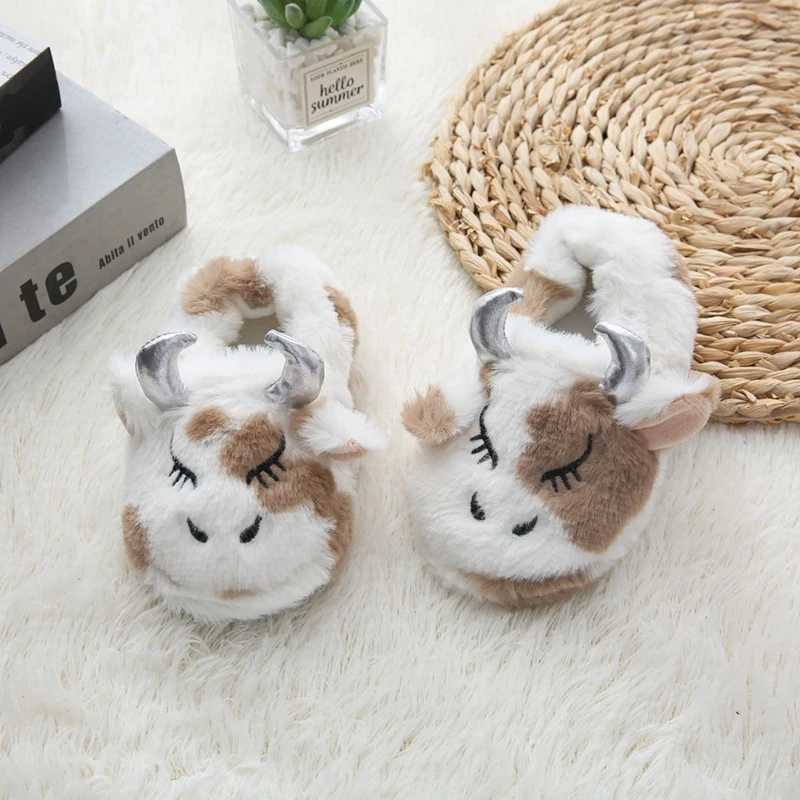 Fashionable childrens boys winter baby slippers plush warm cartoon cow rubber sole childrens home shoes childrens indoor shoesCL241017