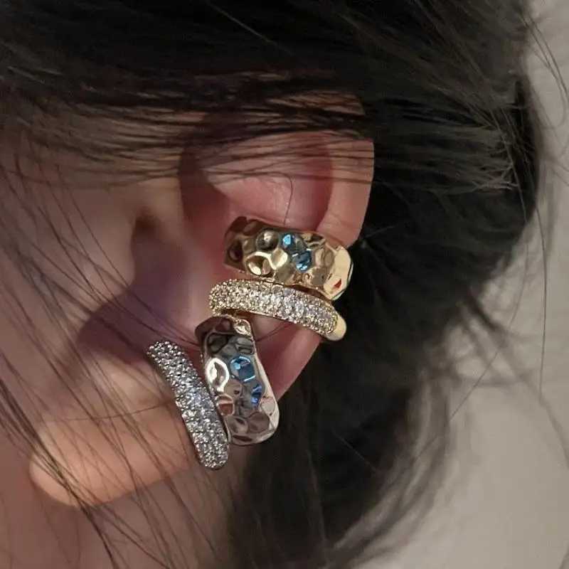 Fashionable rhinestone double-layer earrings with perforated cuffs new trendy punk unique metal geometric ear clips W241017