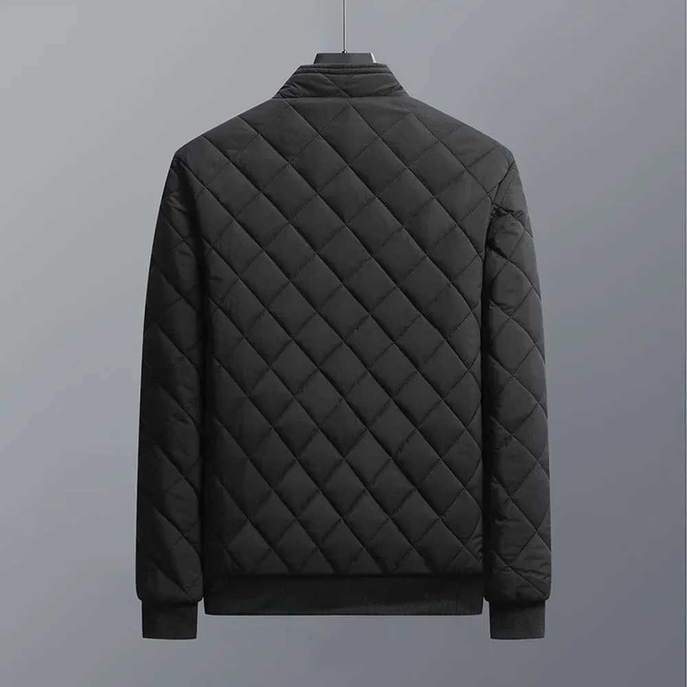 2024 Brand New Slim Fit Coat Autumn Winter Bomber Jacket Men Pattern FLeece Lined Casual Jacket Men Fashion Clothing X241017