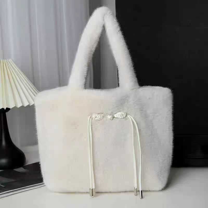 Underarm Plush Bag Women Korean Fashion Trend Large Capacity Tote Bag Cute Girl Single Shoulder Bag 241015